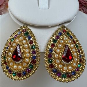 VINTAGE 80’s CLIP EARRING